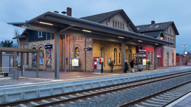 Knife Fight Between Syrians, Afghans at Train Station in Germany