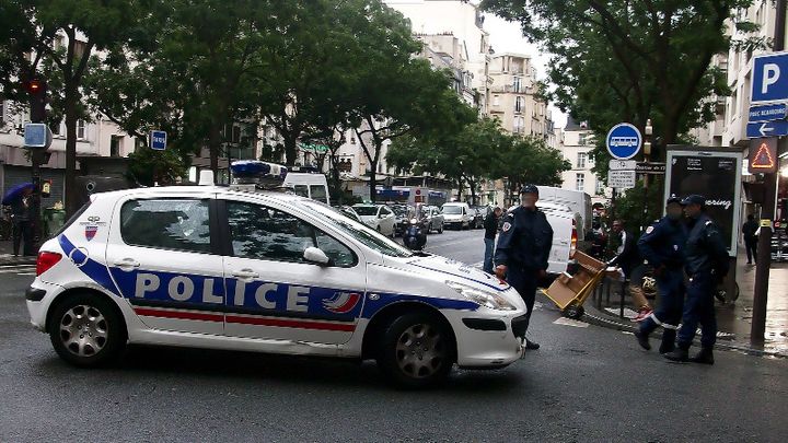 FRANCE: Migrant Holds Toddler at Knifepoint, Demands Mother's Valuables During Violent Rampage