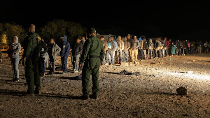 WATCH: Group of 1,000 Illegals Pour Into Arizona