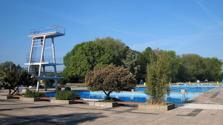 Germany: Chaos at Swimming Pool as Syrian Arrested for Sex Attack on Underage Girl